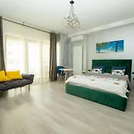 60 By The Mamaia, Free Parking Casa Del Mar *