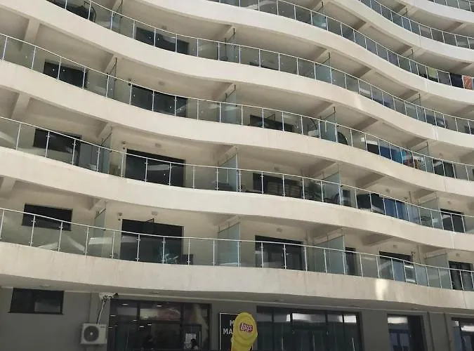 60 By The Mamaia, Free Parking Casa Del Mar